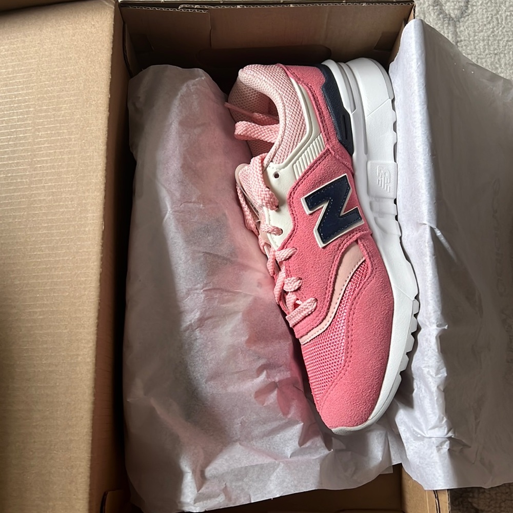 Womens 5.5 New Balance